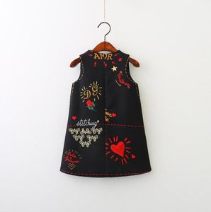 Détail 2019 printemps été nouvelle fille robe amour coeur lettres mode robe d'été sans manches noir blanc enfants vêtements 4644402