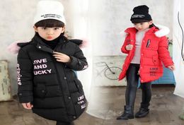 Retail kinderwinterjassen meisjes luxe designer winter katoenen gewatteerde warme jas donsjas baby baby meisje jassen met capuchon uitloper 8892070