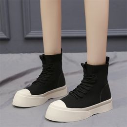 Einzelhandel Damen Designer Booties Neue Freizeit Dicke Böden Mode gewebte atmungsaktive elastische Socken kurze Stiefel 2022 Frühlings- und Herbstschuhe