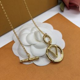 Retro 18K Gold vergulde klassieke titanium stalen slot ketting voor vrouwen goud en zilveren brievencadeau voor vriendin bruiloft luxe designer sieraden nooit vervagen feestcadeau