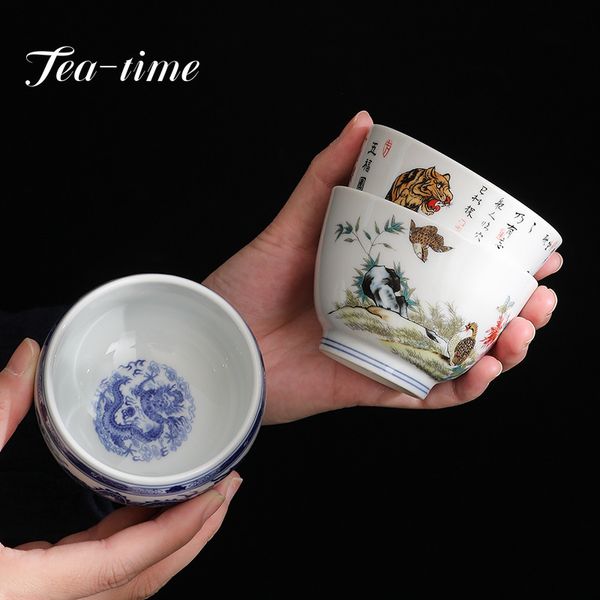 Taza de té de porcelana azul retro y blanca hecha a mano debajo de la taza maestra acristalada cerámica de tigre kung fu taza té tazón matcha