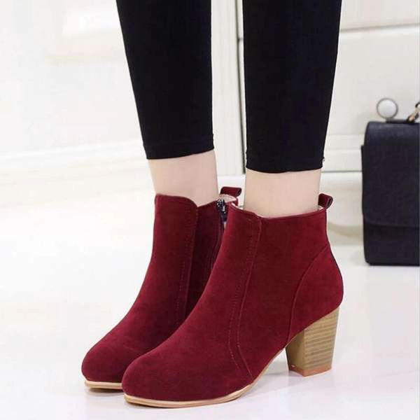 Retro Boots Chaussures pour femmes 2023 Nouveau talon carré Femme High Shoe Rubber Hakle Female Plateforme solide Bottes courtes Zapatillas Mujer