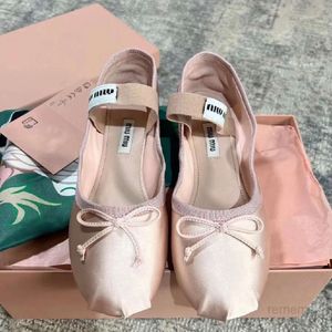 Retro Bow Silk Round Teen Ballet Flats met Mary Jane -band en elastische band