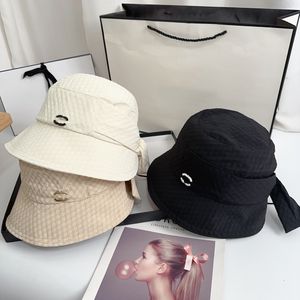 Retro Brand Designer Wide Brim Bucket Hat Ladies Four Seasons Leisure Outdoor Sports Fashion Hot Style 3 Couleurs Visor d'arc en option