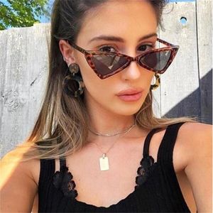 Retro Cateye Femmes Lunettes de soleil Marque Petit plastique Vintage Miroir rouge Sun Verres Femme Eyewear UV400 GAFAS1 223U