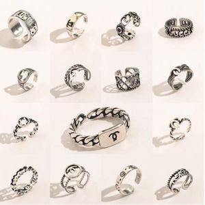 Retro Designer Branded Letter Band Ringen Vrouwen Goud Sier Plated Crystal Rvs Bruiloft Sieraden Benodigdheden Fijne Carving Ring