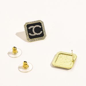 Retro Designer Letter Stud oorbellen Fashion Style Square Diamond Letter Oorring voor charm vrouwen merk sieraden accessoire geschenken hoge kwaliteit van hoge kwaliteit