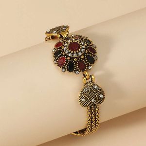 Retro dyd overdreven persoonlijkheid faux edelsteen bloem gouden armband bangle geschenkarmband