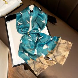 Écharpe de grue rétro élégante pour femmes, écharpe fine en soie de mûrier, imprimé ethnique, petite écharpe, bandeau pour cheveux, printemps et automne