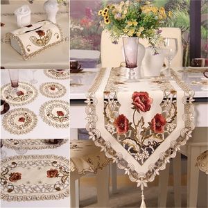 Retro Europees Pastorale geborduurde tafelkleed Doek Bloemstoffen Runner Home Kitchen Eetkamer Decoratie Decor 220615