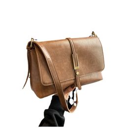 Retro mode eenvoudige grote tas dames 2024 nieuwe mode stijl enkele schouder onderarmtas winter populaire crossbody tas 024