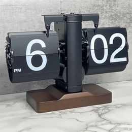 Page à feuilles flip rétro Corloge européenne Page automatique tournant mécanique horloge décor pour la maison de chambre à coucher décoration de bureau 231221
