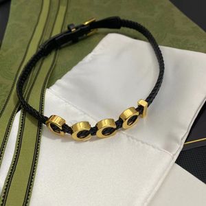 Retro lederen ketting voor dames designer sieraden zwart touw ketting hiphop messing letters luxe charmante chokers ta2159