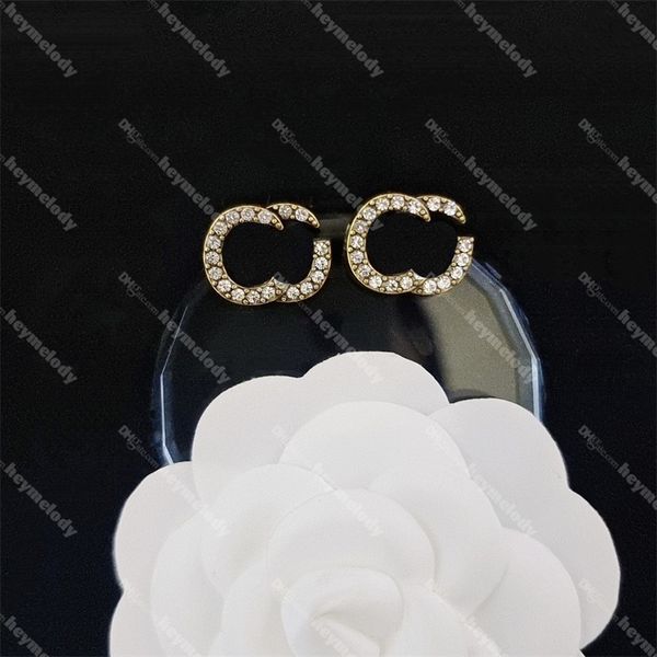 Boucles d'oreilles rétro en or et diamant pour femmes, clous en acier avec lettres, clous en cristal, bijoux, vente en gros