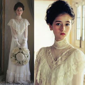 Retro High Neck Medieval Wedding Jurk Lange mouwen Vintage Victoriaanse bruidsreceptie Jurken Lace Tule Princess A Line Bride -jurken