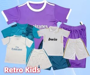 Retro Kids Classic Real Kids Soccer Jerseys 2011 12 14 15 16 17 18 Benzema Marcelo Isco Carvajal Bale Sergio Ramos Madrid Ronaldo Children Boys Girls Kit Football Shirt