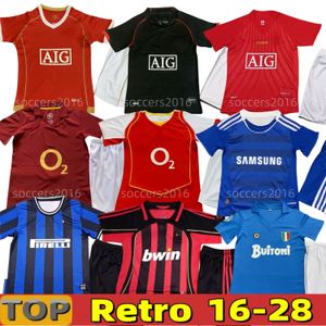 Retro voetbalshirts voor kinderen 02 04 05 06 07 08 United RONALDO CANTONA KEANE Giggs HIGHBURY HENRY BERGKAMP Inters Milans CFC Napoli KAKA 87 88 09 10 11 12