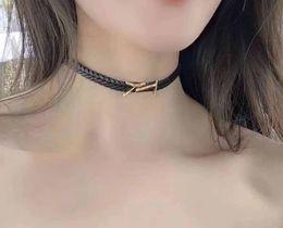 Retro lederen ketting voor dames designer sieraden zwarte touw ketting hiphop messing letters luxe charmante chokers staart buckle sleutelbeen ketting mode dame