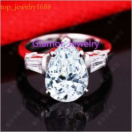 Retro Moissanite Femme Sier Iinlaid 3 Karat Drop Shap Simulation Mariage de diamant ou bague de fiançailles Amoureux euro-américains