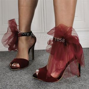 Sandales rouge rétro