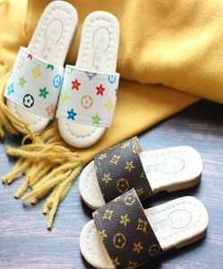 Chaussures de sandale rétro enfants bébé tout-bas des tongs glissades slipper designers fashion glissades de baskets décontractées garçons girl mode sof2460888