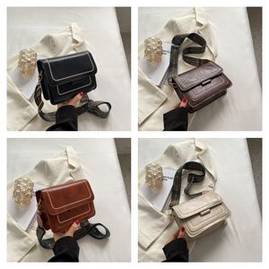 Petit sac rétro pour femmes, tendance, texture, sac à bandoulière large, simple, petit sac carré, nouvelle collection 2023, CCJ3126
