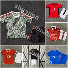 Camisetas de fútbol retro Kits para niños 2004 2006 2009 2010 Rooney Giggs Nani 2002 1998 2008 ronaldo hogar lejos Scholes Tevez BERBATOV VIDIC camiseta de fútbol vintage 2024 camiseta