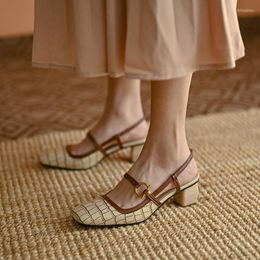 Sandales rétro de printemps / été phoentine Vémières en cuir authentique Mary Janes chaussures carrées de boucle carrée de boucle