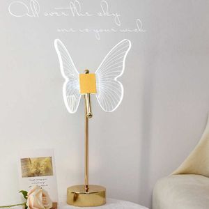 Lámpara de mesa retro Mariposa de acrílico dorado Lámpara de escritorio LED Hotel Villa Art Decor Luz de mesa LED Sala de estar Mesita de noche Luces de noche LED HKD230808