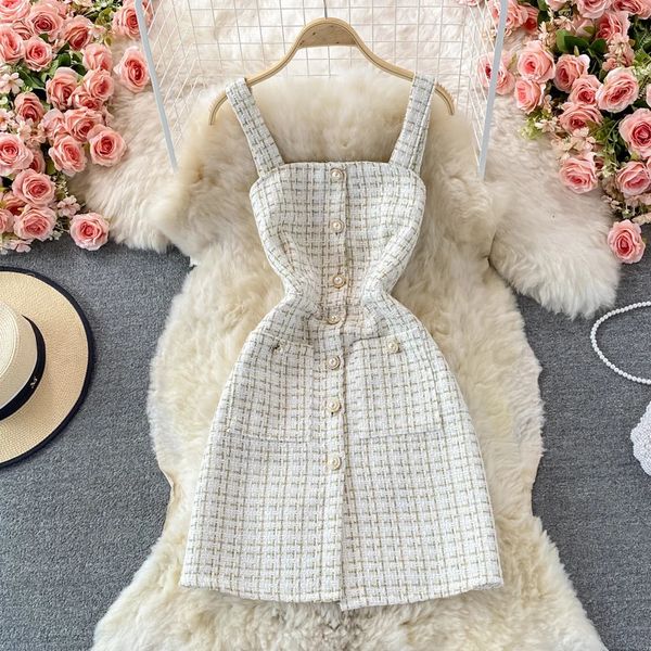 Robe en tweed rétro pour les femmes d'été et d'automne à poitrine simple spaghetti bandoulière à motifs simples robe de fête mini-robe vestidos 240515