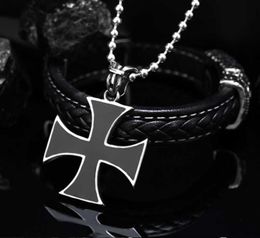 Rétro Unique mode hommes et femmes fer croix collier pendentif 2021 dernier croix pendentif collier L230704