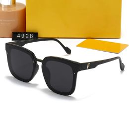 Lunettes de soleil rétro UV400 pour hommes et femmes - Montures PC classiques, verres miroir, 5 couleurs + étui. Idéal pour les activités de plein air à la mode.