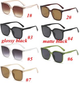 Retro Vintage Gafas de sol redondas Mujeres Moda Trending Jelly Candy Color Shades UV400 Classic Men Grey Tea Gafas de sol 7 colores 10PCS