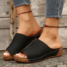 Retro Wedge Mule Pantoufles Femmes Été PU Plateforme en cuir Sandales Femme Plus taille 43 Chaussures légères de gladiateurs non glissantes 240410