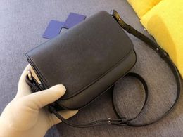 Rétro Femmes Luxurys Designers Sacs Chaîne Grand Gland Sacs À Main Sacs À Main Pochette Haute Qualité En Cuir Véritable Femmes Épaule Bandoulière Mini Bracelet Dames Sac Fourre-Tout