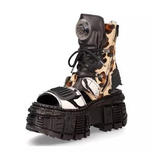 Sandales de fond épaisses pour hommes ou femmes 2024 Summer Leopard Print Punk Style Rock Boots d'été mâles P25D50