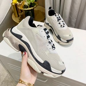 Retro Womens Mens Sneaker Casual Chores Mesh Trainers For Old Dad Shoe Triple S Party Chaussures TRENDY PLATSORES Daily Sneakers Femme Man Trainer VCBREEQSFSD