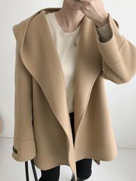 Chaqueta retro de mezcla de lana para mujer, chaqueta con capucha informal de manga larga para otoño e invierno, chaqueta con tirantes para el hombro elegante y moderna para mujer 240112