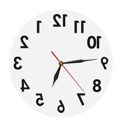 Omgekeerde wandklok ongebruikelijke cijfers achteruit moderne decoratieve klok horloge uitstekend uurwerk voor uw muur Y2001094613366