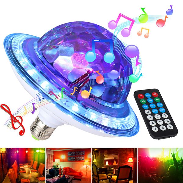 RGB E27 Luz de efecto LED UFO Bola mágica de cristal inalámbrica Bombilla LED Altavoz de audio inteligente Reproducción de música Control remoto para la fiesta de Navidad Home Club