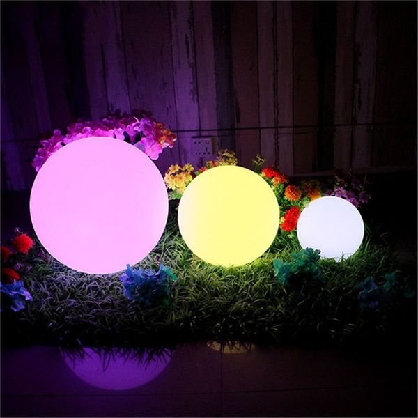 RGB LED GLOW Round Bal Batter Battery Powered 16 couleurs Lautres nocturnes de décoration extérieure intérieure pour la pelouse de paysage de mariage en jardin