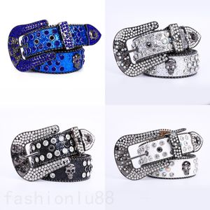 Cinturones BB de diamantes de diamantes para mujeres diseñador Skull Cinturón de lujo simple Hiphop Retro Cinturas anchas Cortasa Metal Metal Cinturón de mujer Cool Lady Man PJ024 C23