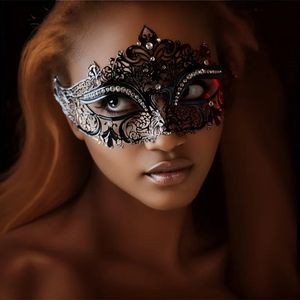 Masque de mascarade en métal strass femmes masque vénitien fête vénitienne bal de bal masque en métal Halloween carnaval Mardi Gras masque de bal 240326