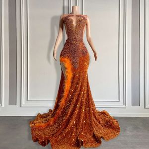 Rhinestone Orange Feather Mermaid Jurns 2024 Sexy High Slit Black Girl Sparkly Pargin Long Prom -jurken