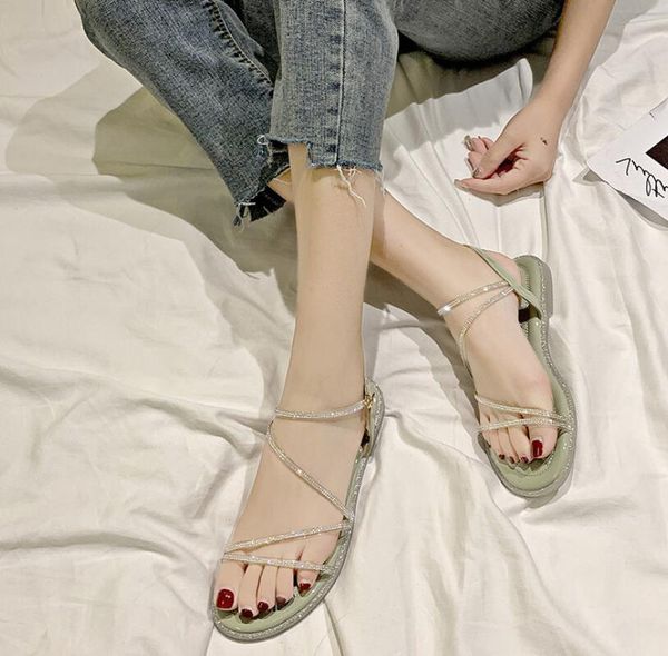 Sandales à strass pour femmes, style féerique avec diamants, sandales plates et souples, nouvelle tendance de la mode romaine, chaussures de luxe de styliste pour dames, été 2024