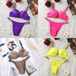 Rhingestone vs sous-vêtements Femmes Brand Design Sexy Lingerie Set Samless Push Up Briefs Ensembles plus taille Bra rose rouge Y0911 S