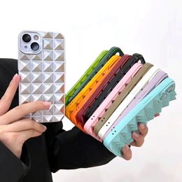 Rhombus Armor 3D Rivet Phone Cases voor iPhone 14 Plus 13 12 11 Pro Max Solid Color Cover Soft Shell Anti Drop ShockProof