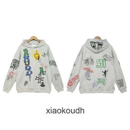 Rhude High End Designer Hoodies para hombres versátiles gris dulce fresco Nuevo casualidad casual de la calle y sudadera con capucha y sudadera con capucha de mujer Autumnia e invierno