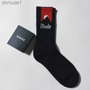 Rhude Men Choques femme Nouvelles lettres coton pur européen américain tendance de rue sports décontractés jogging chaussettes de basket-ball luxueuses antibactériennes de sport respirant