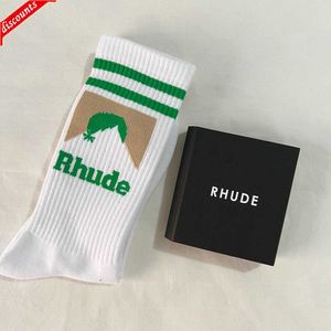 Rhude calcetines hombres calcetines calcetines mujeres diseñador lujo alta calidad puro algodón comodidad marca representante desodorización absorber el sudor dejar entrar medias de aire J2Z8